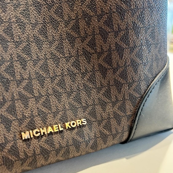 MICHAEL Michael Kors Drawstring Bucket Tote - Picture 5 of 6